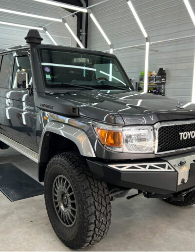 Résultat d'une pose film PPF sur Land Cruiser